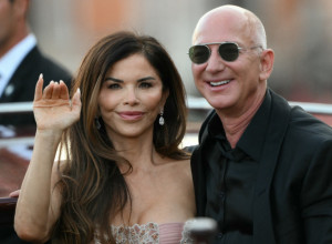 SVI BRUJE O TAJNOM SVADBENOM POKLONU KOJI JE BEZOS SPREMIO NEKADAŠNJOJ LJUBAVNICI: Da li će ovo ispuniti njene kriterijume?