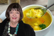 TRADICIONALNA RUSKA ČORBA PO RECEPTU GORICE POPOVIĆ: Ovako glumica sprema zdravo jelo idealno za tople dane
