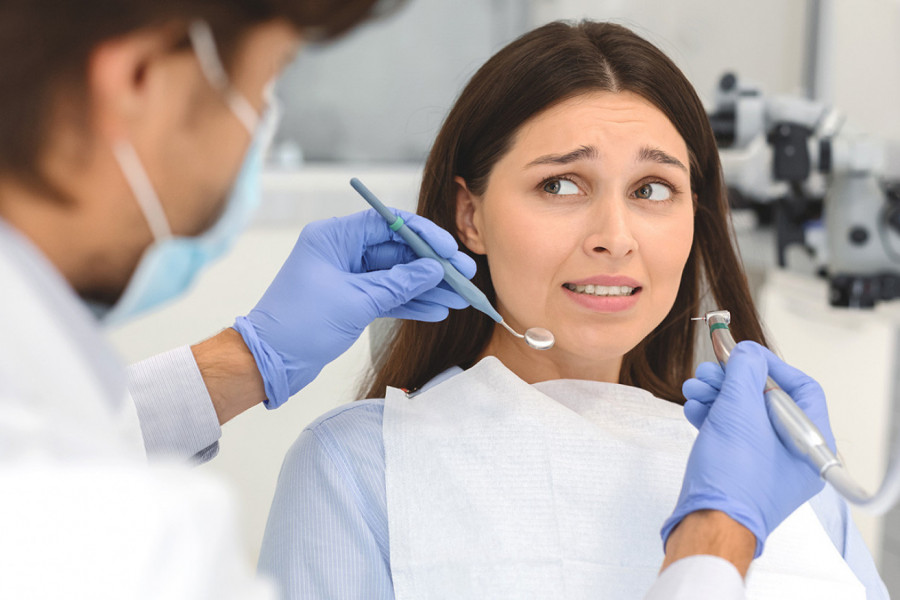 PLAŠITE SE ODLASKA KOD ZUBARA? Niste sami - nikada ne biste pogodili koje sve slavne ličnosti dele vaš strah! (FOTO)