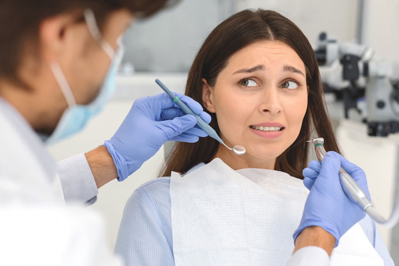 PLAŠITE SE ODLASKA KOD ZUBARA? Niste sami - nikada ne biste pogodili koje sve slavne ličnosti dele vaš strah! (FOTO)