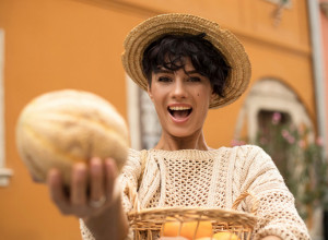 OVO JE SAVRŠENO LETNJE VOĆE ZA ŽENE: Svi ga jedemo u pogrešno doba dana, a evo kad je najbolje da se konzumira!