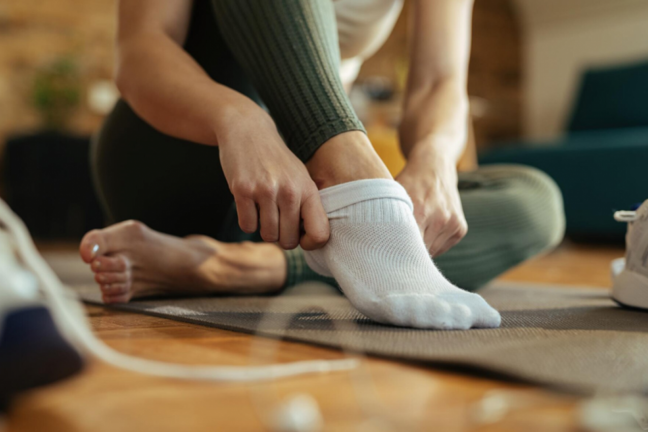 BELE ČARAPE BIĆE KAO NOVE: Trik koji briše prljavštinu kao gumicom