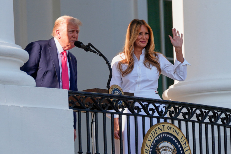 MELANIJU SU PITALI DA LI JE U BRAKU SA TRAMPOM ZBOG NOVCA I POPULARNOSTI: Njen odgovor je uzburkao mreže, da li ga je uništila?!