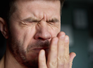 IGNORISAO JE ČUDAN MIRIS OKO SEBE: Ispostavilo se da je to tihi znak četvrtog stadijuma tumora koji će mu uništiti život