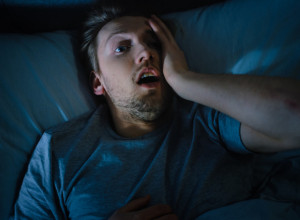 PROBUDILI STE SE USRED NOĆI I NE MOŽETE DA ZASPITE, MAGIČNI TRIK ZA BRZO USPAVLJIVANJE: Važno je da istrenirate oči, kažu da ovaj metod provereno deluje! (VIDEO)