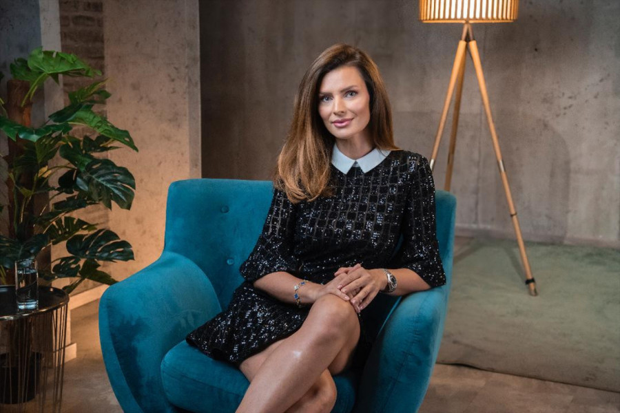 MAJA MANOJLOVIĆ U ISKRENOJ ISPOVESTI: "Kod mene se sve desilo u pravo vreme - kad vam neko daje vetar u leđa, kad vam je oslonac, vi možete da osvojite svet" (FOTO, VIDEO)