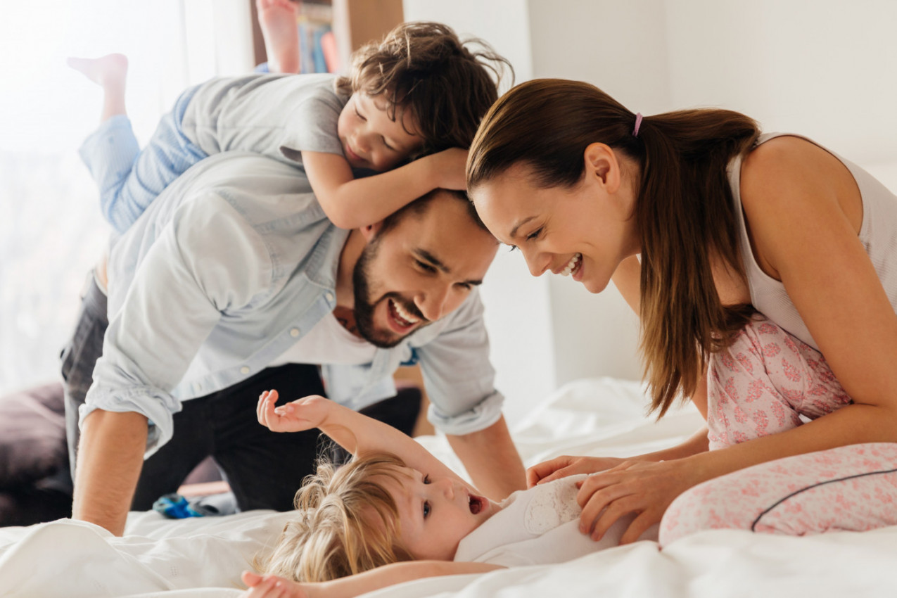 ŠANSE DA RODITE DEČAKA ILI DEVOJČICU MOŽDA NISU 50:50! Naučnici sa Harvarda otkrili koji iznenađujući faktor je NAJVAŽNIJI u određenju pola deteta