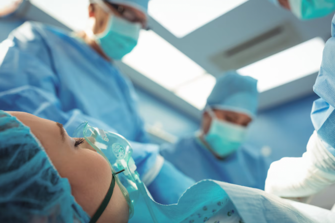 STOMAK JOJ JE OSTAO NADUVEN NAKON POROĐAJA, MISLILA JE DA JE TO NORMALNO: Šest meseci kasnije, otkrila je UZROK i to ju je potpuno slomilo!