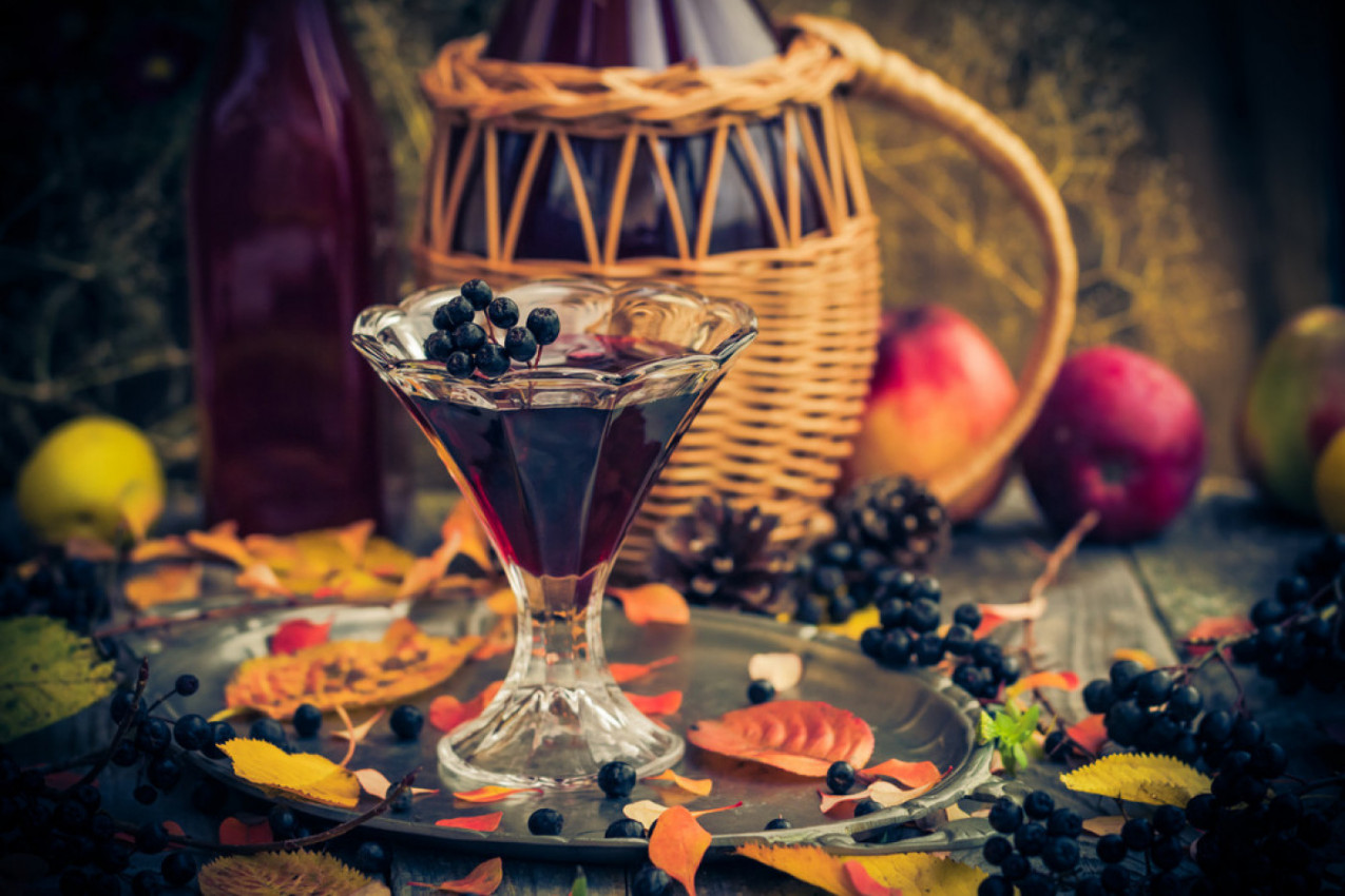 LIKER OD ARONIJE SA VINOM: Napitak koji čuva ćelije, srce i jača imunitet, ali pod ovim uslovima!