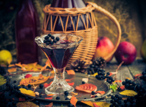 LIKER OD ARONIJE SA VINOM: Napitak koji čuva ćelije, srce i jača imunitet, ali pod ovim uslovima!