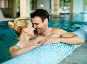 INTIMAN ODNOS U VODI - da li je dobro kao što zvuči? Evo šta morate da znate pre nego što se upustite u avanturu