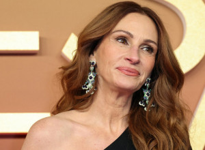 IZGLEDA MLAĐE NAJMANJE 15 GODINA! Nova frizura Džulije Roberts je apsolutni hit među ženama 50+