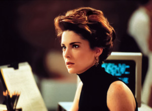 NEKAD JE BILA LEPOTICA KOJU SU SRBI OBOŽAVALI: Lice je uništila operacijama, oronula i zaboravljena ne liči na sebe! (FOTO)