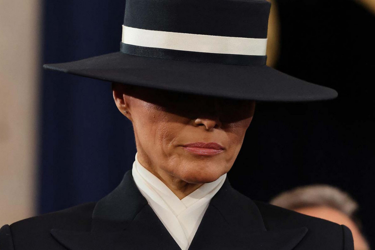 NEPREPOZNATLJIVA DO BESVESTI! Procureo tajni snimak Melanije Tramp iz mladosti – niko ne može da veruje da je to ona! (VIDEO)