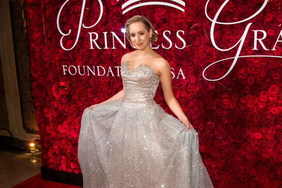 UNUKA GREJS KELI UZDRMALA HRTVATSKU -  provokativno pozirala u bikiniju i pokazala da živi po sopstvenim pravilima (FOTO)