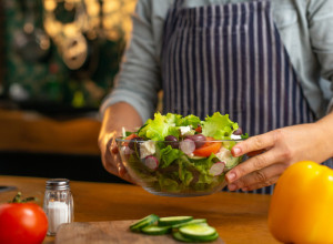 LJUDI NEMAJU POJMA KAKO ZELENA SALATA UTIČE NA ORGANIZAM: Bićete zapanjeni kad shvatite da pomaže i kod ovog stanja koje mnoge muči!