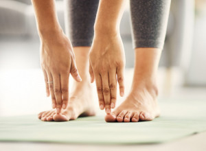 NE MOŽETE DA DODIRNETE NOŽNE PRSTE, ŠTA TO ZNAČI I DA LI TREBA DA PANIČITE: Evo šta odmah morate da uradite!