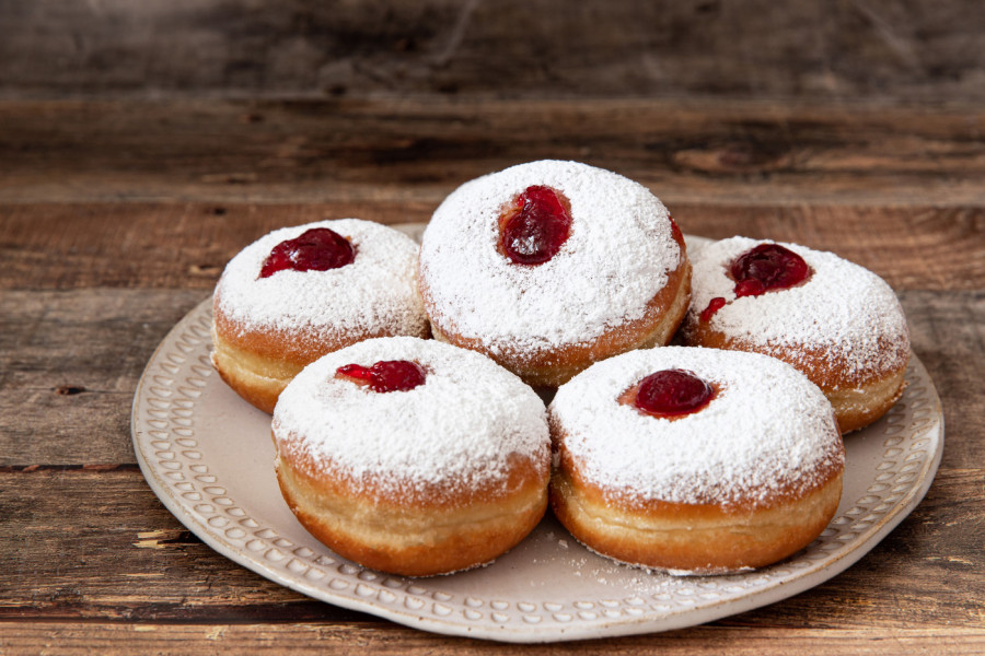 NAJBOLJI RECEPT ZA DOMAĆE KROFNE: Pravo iz bakine tajne sveske, vazdušaste i meke kao duša!