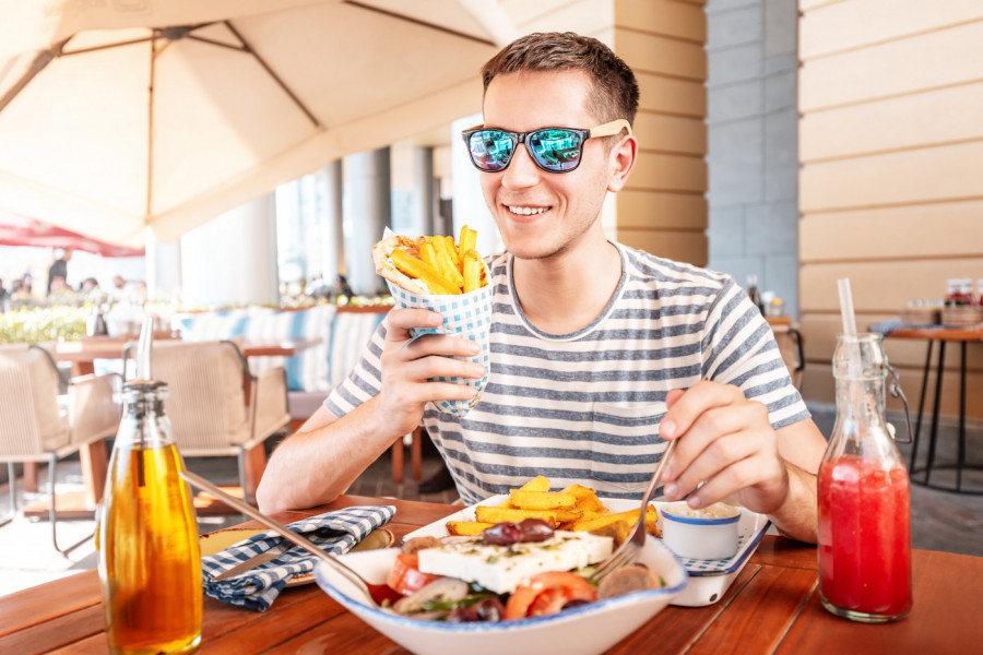OVU HRANU SRBI OBOŽAVAJU, ALI DOKTOR VOJA KAŽE DA NIKAKO NE SMETE DA JE JEDETE U GRČKOJ: Može da bude leglo zaraze, upropastiće vam letovanje!