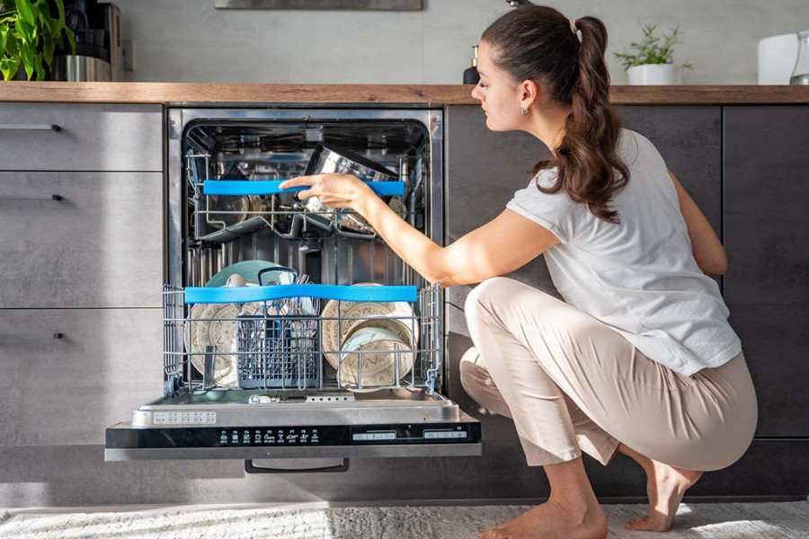 SVI TO RADE, A MOŽE BITI OPASNO: Najveća greška koju većina pravi kada pere sudove u mašini – lekari dižu ozbiljnu uzbunu, SAMO TO NE!