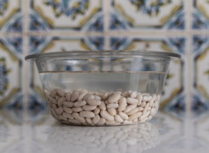 NE PRAVITE OVU GREŠKU S PASULJEM: Evo zašto ga ne treba potapati u vodi i koju namirnicu treba koristiti umesto nje - doktorka objašnjava