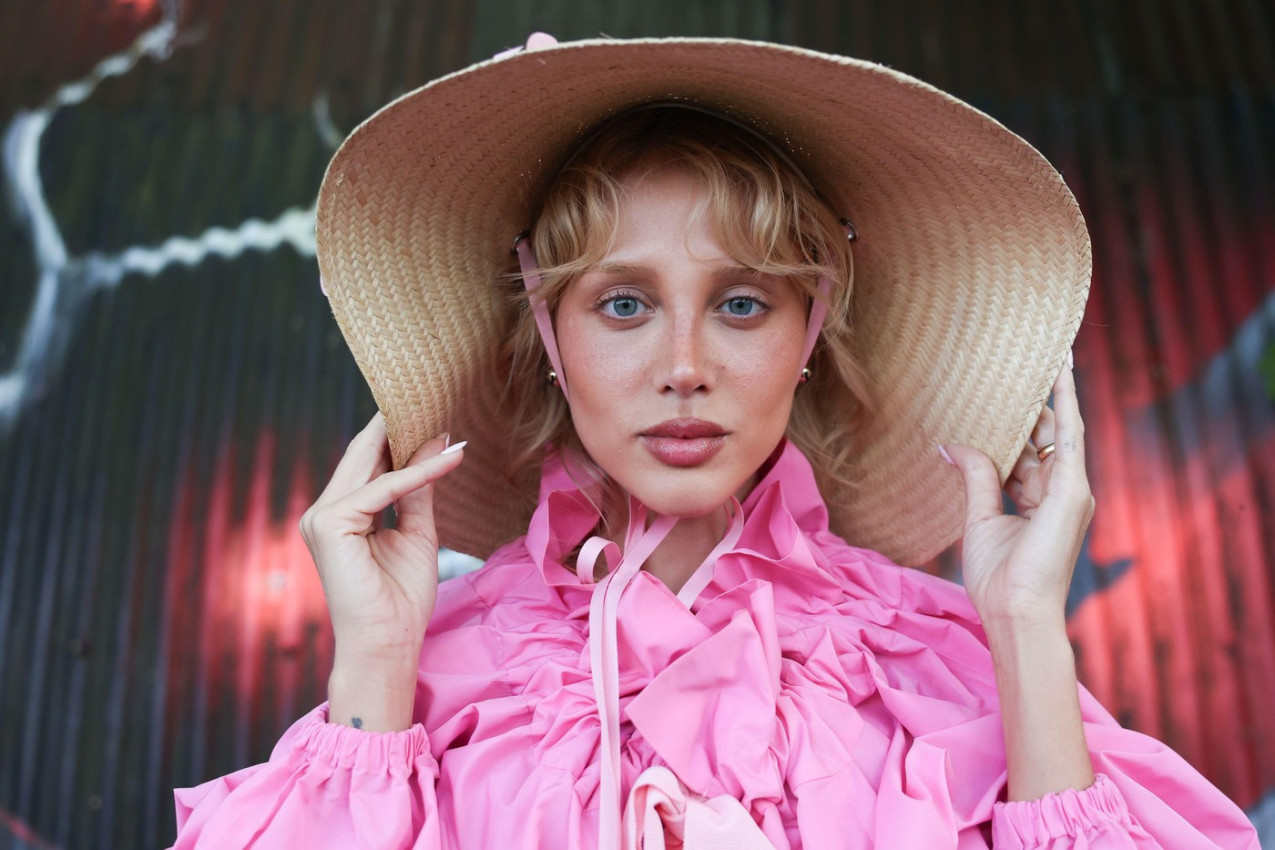 PUN MESEC JE U VODOLIJI 9. AVGUSTA 2025: Novi početak i neverovatna sreća za tri horoskopska znaka