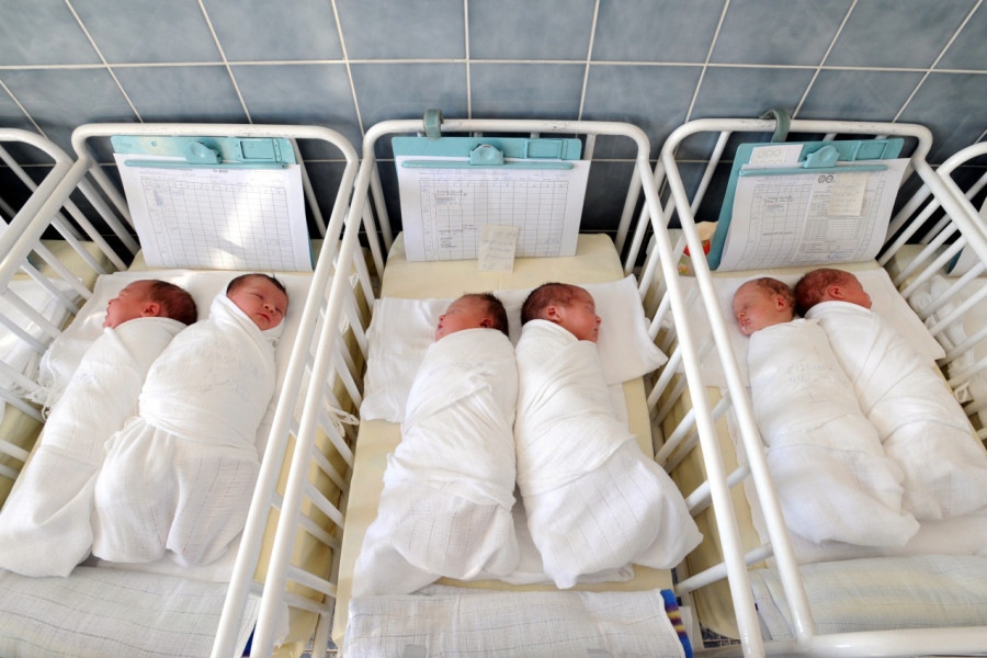 NEOBIČAN DOGAĐAJ O KOME SE I DANAS PRIČA: Babice u porodilištu nisu znale šta ih je snašlo! (VIDEO)