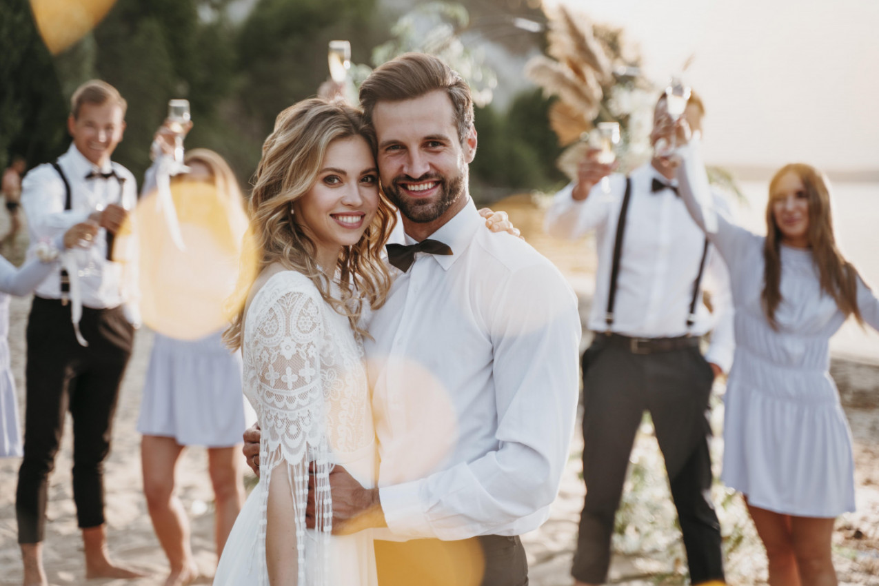 PRODAVALI SU KARTE ZA SOPSTVENO VENČANJE: Nazivali su ih pohlepnim, tek sad otkrivena prava istina! (FOTO)