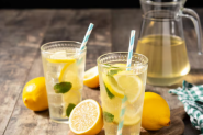 DA LI ZNATE ZAŠTO UZ LIMUNADU UVEK DOBIJATE I SLAMČICU? Razlog je praktičan i nema veze sa uživanjem u piću!