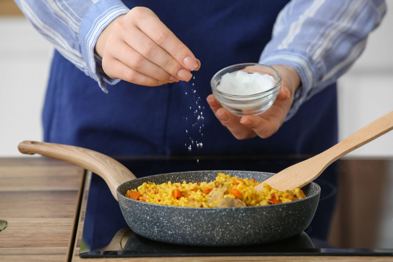 ŠTA SE DEŠAVA U ORGANIZMU KAD SMANJITE SO: Ovo je 5 prednosti koje ćete odmah osetiti!