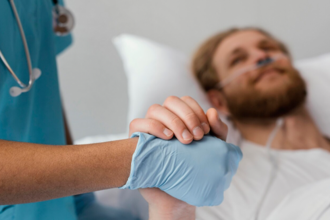 MEDICINSKA SESTRA OTKRIVA: Ovaj simptom na rukama pokazuje da je osoba blizu smrti