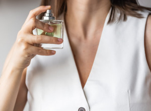 KAKO PRODUŽITI ROK TRAJANJA PARFEMA: Trik sa jednim sastojkom iz kuće rešiće vam problem za mali novac