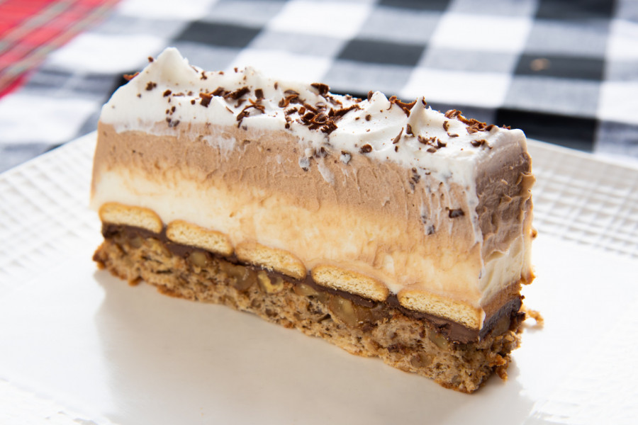 KINDER TORTA SE TOPI U USTIMA: Kombinacija mlevenog keksa, eurokrema i pudinga je sve što vam treba danas