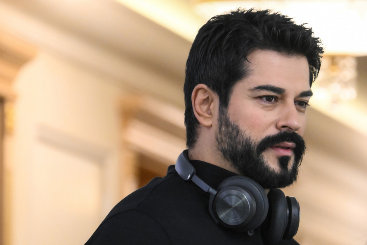 Da li se sećate BALI  BEGA? Kažu da se razvodi od glumice koju smo zavoleli u seriji "Kad lišće pada", a evo šta je istina!