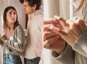 OVO SU ZNAKOVI KOJI OTKRIVAJU DA VAM MUŽ NIJE VERAN: Jedan ritual UJUTRU sve će vam sam reći