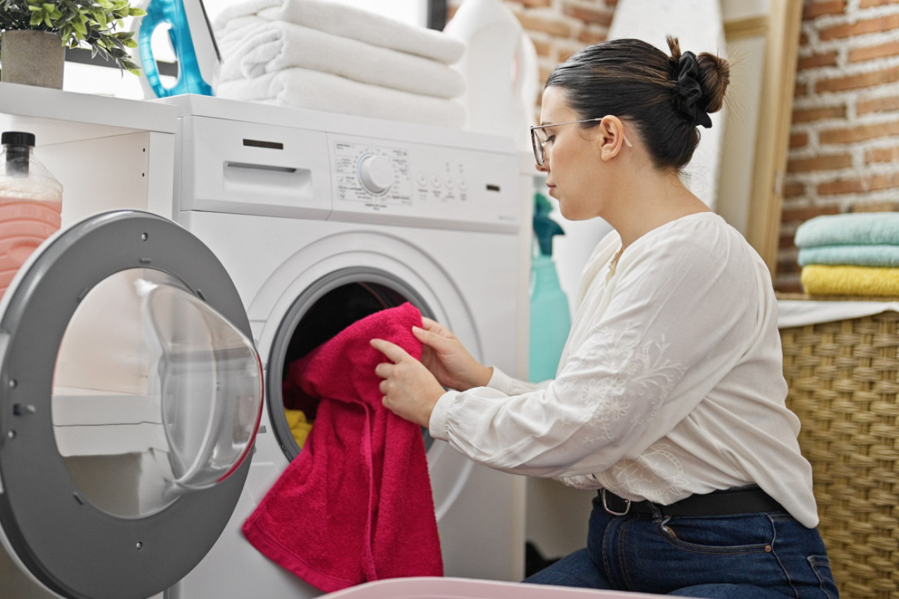 ZBOG OVOGA VAM VEŠ NE MIRIŠE POSLE PRANJA: Nije samo do omekšivača, a ovako će se prijatno osećati narednih 7 dana!