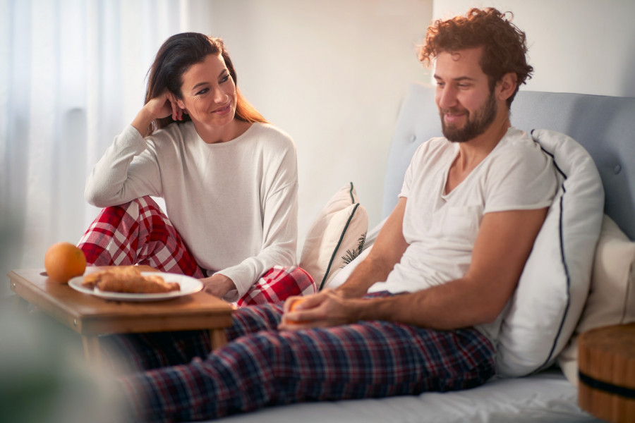 JA SAM TINEJDŽER (19) I IMAM AFERU SA ČAROBNOM ŽENOM KOJA JE 22 GODINE STARIJA OD MENE: Za vikend imam "privatne časove" kod nje!