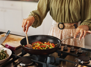 UMESTO ULJA, SVE VIŠE DOMAĆICA KORISTI SUPU ZA DINSTANJE POVRĆA: Kad vidite zašto je to važno, i vi ćete odmah preći na ovaj način pripreme!
