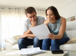 Moj muž je godinama brinuo o mojoj BAKI, a posle njene smrti usledio je šok: Cela porodica okrenula se protiv nas kada su čuli TESTAMENT