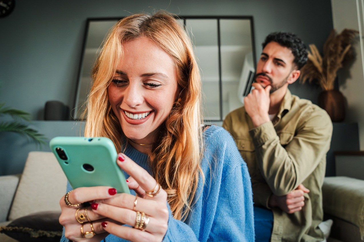 OD ROĐENJA DRUGOG DETETA SUPRUGA NIJE INTIMNA SA MNOM: Onda sam sasvim slučajno uzeo njen telefon i shvatio šta je uradila, to čak ni muškarac ne bi!