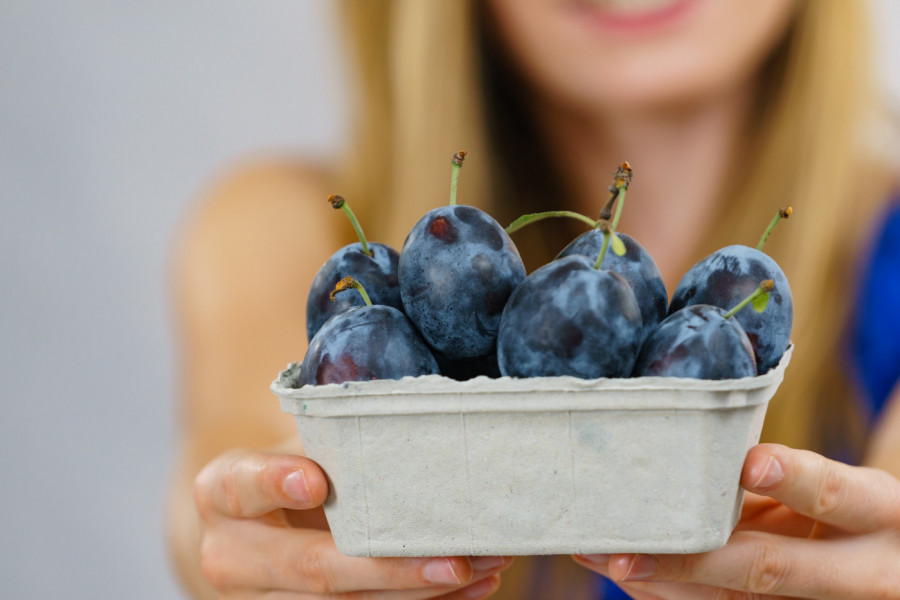 ŠTA ĆE SE DOGODITI U ORGANIZMU AKO SVAKOG DANA JEDETE 5 ŠLJIVA: Promene su drastične, iznenađeni i lekari!