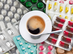 OVE LEKOVE NE SMETE DA PIJETE S KAFOM: Greška koja se ne prašta, možete sebi da ugrozite zdravlje!