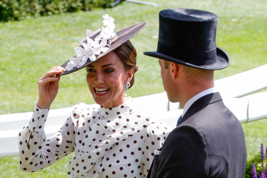 PRINCEZA DAJANA POKRENULA TREND, KEJT JE ISKOPIRALA: Ova haljina će biti najveći modni hit jeseni! (FOTO)