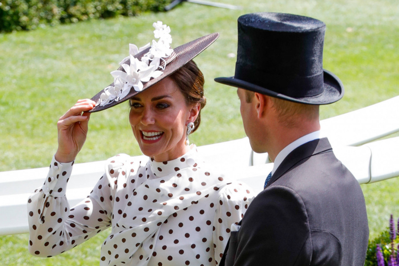 PRINCEZA DAJANA POKRENULA TREND, KEJT JE ISKOPIRALA: Ova haljina će biti najveći modni hit jeseni! (FOTO)