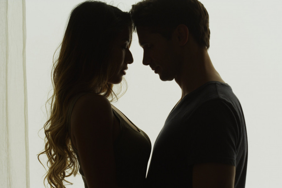 LJUBAVNICA ME TERA NA ČUDNE STVARI: Počinjem da osećam strah!