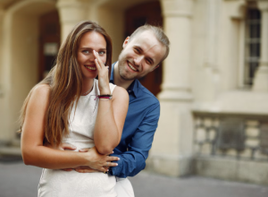 OVO SVAKI MUŠKARAC ŽELI DA ČUJE, ALI VAM TO NIKADA NEĆE PRIZNATI: Ove 4 reči učiniće čudo u vašoj vezi ili braku!