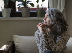 KAO NA FILMU! VEĆ TRI DECENIJE VERUJE DA ŽIVI ISTI DAN: Pamćenje ove žene traje nekoliko minuta - muž je svaki dan podseća da su u braku!