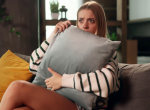 KUPILI SMO KUĆU STARU 400 GODINA I ODLUČILI DA JE SAMI OBNOVIMO: Šokorali smo se jednim otkrićem, jedino bi gore bilo da nismo saznali za to! (VIDEO)