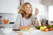SVAKA ŽENA POSLE 40. MORA OVO DA ZNA: Ovih 10 namirnica vidno podmlađuju, a od njih se i mršavi!
