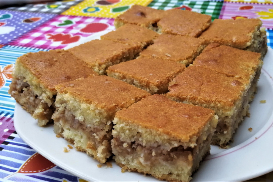 LENJA PITA SA JABUKAMA: Originalan recept po kome su nam je bake spremale - miriše na uspomene